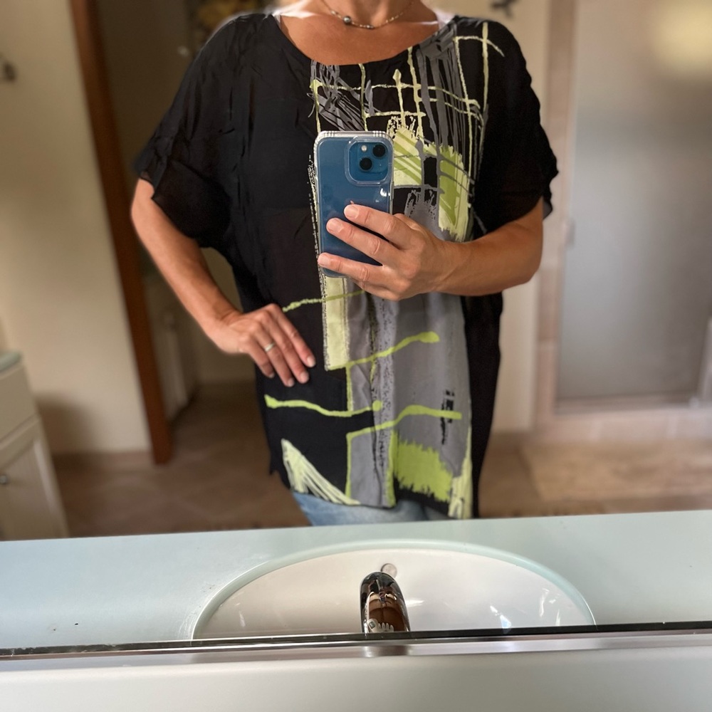 Dinah Lee brand top, mixed green, black, white colors.